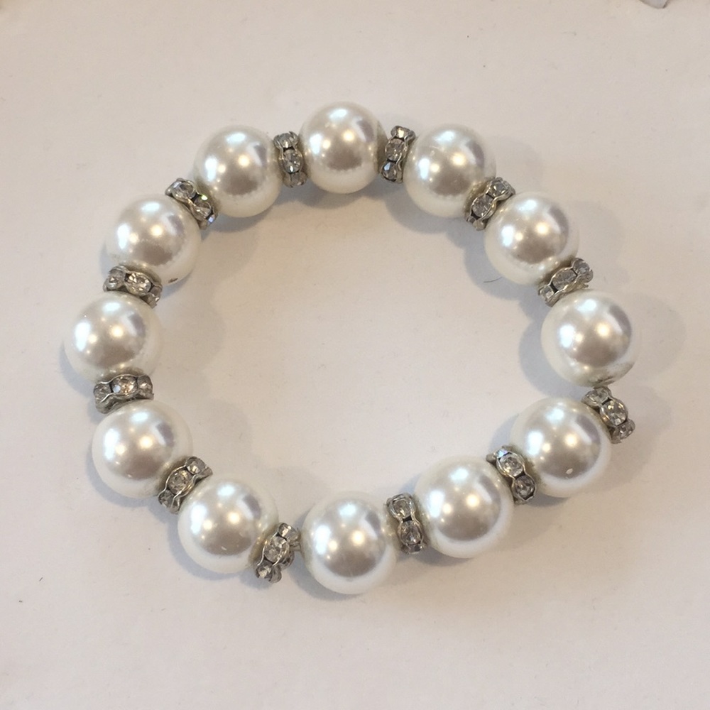 Like new pearl stretchy bracelet!